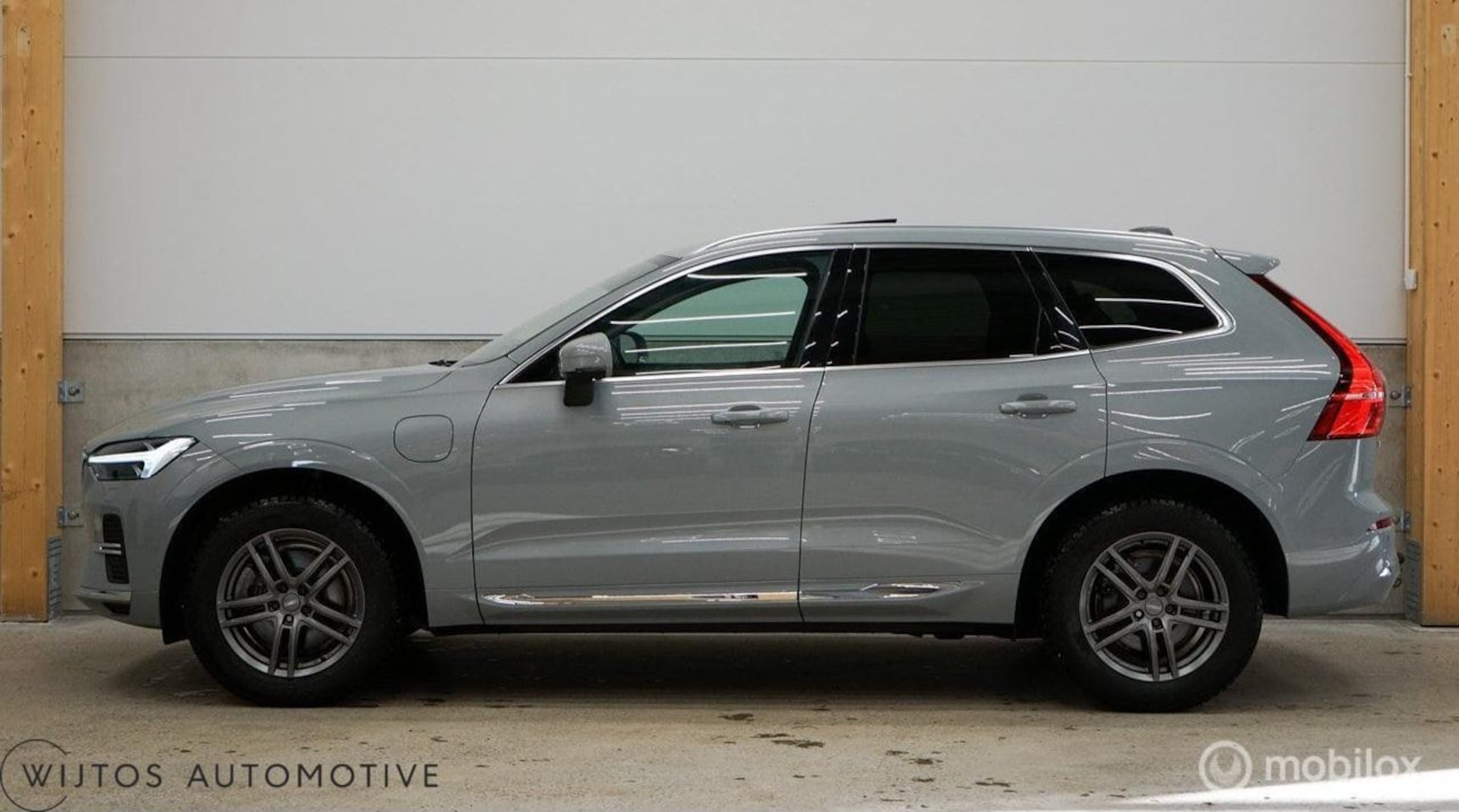 Volvo XC60 - 2.0 T6 Plug-in hybrid AWD Core Bright,pano, trekh - AutoWereld.nl