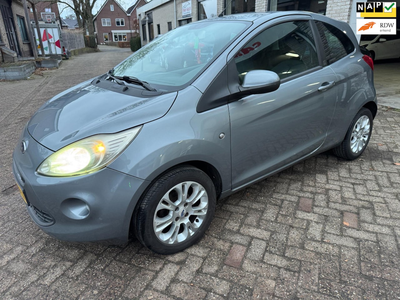 Ford Ka - 1.2 Titanium AIRCO ORG 191372 KM NAP O.H BOEKJES LM VELGEN NW APK. - AutoWereld.nl