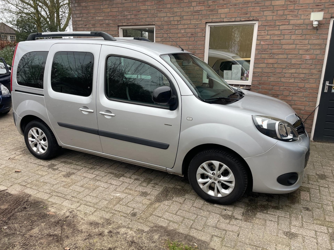 Renault Kangoo Family - 1.2 TCe Expression Start&Stop airco - AutoWereld.nl