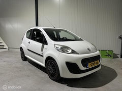 Peugeot 107 - 1.0 Access Accent 64 Edition, APK 09/26