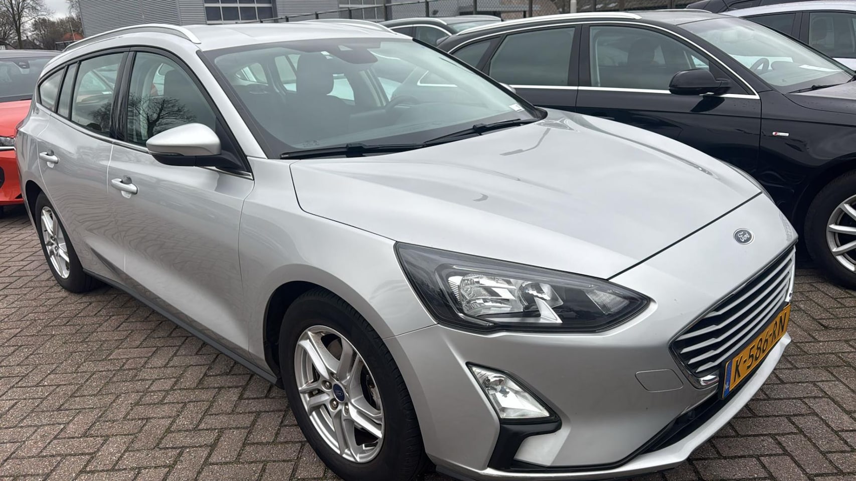 Ford Focus Wagon - 1.0 EcoBoost Hybrid Trend Edition Business | Airco | Navigatie | Lm Velgen | Trekhaak | In - AutoWereld.nl