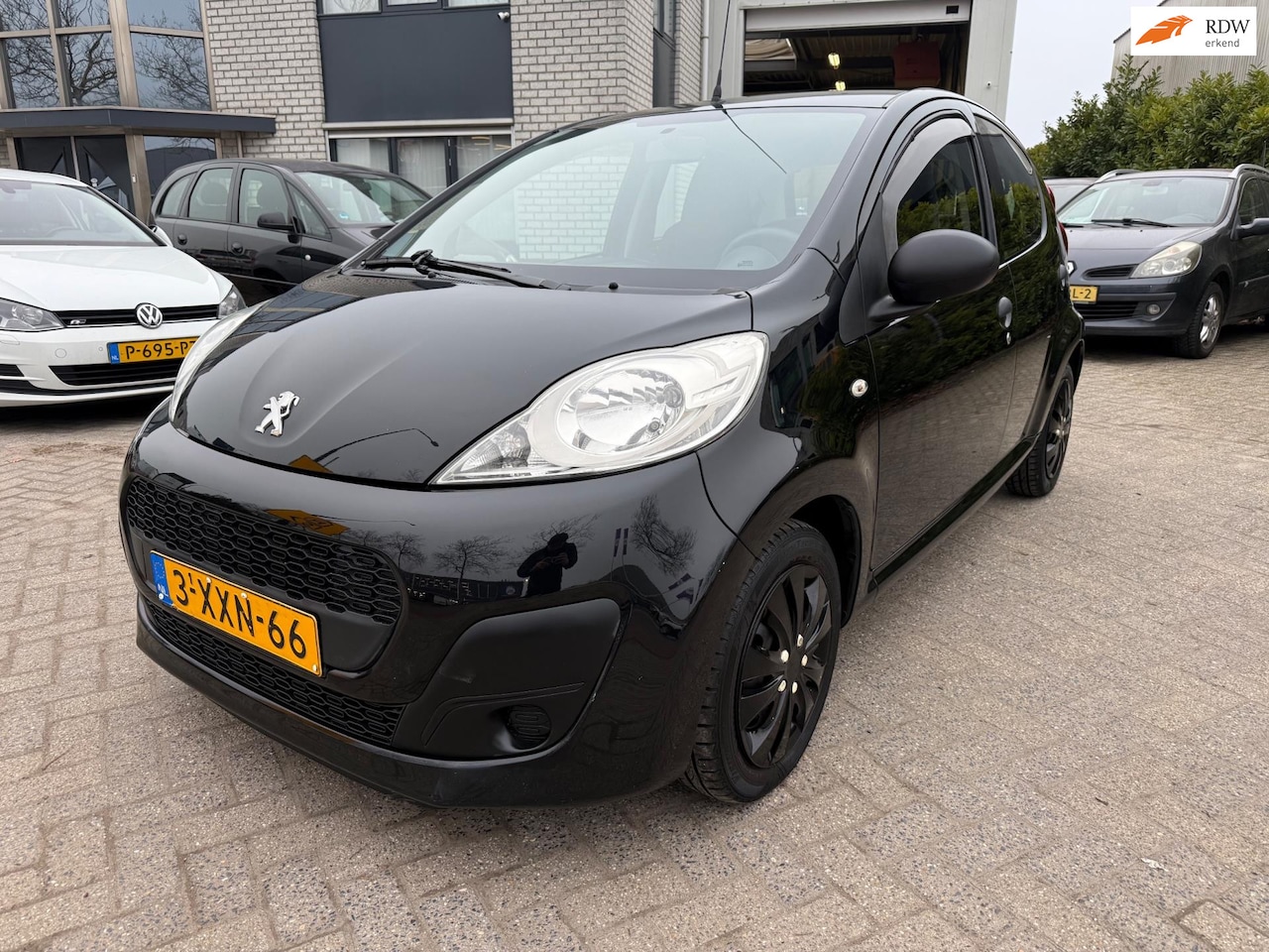 Peugeot 107 - 1.0 Urban Light Accent Stuurbekrachtiging - AutoWereld.nl