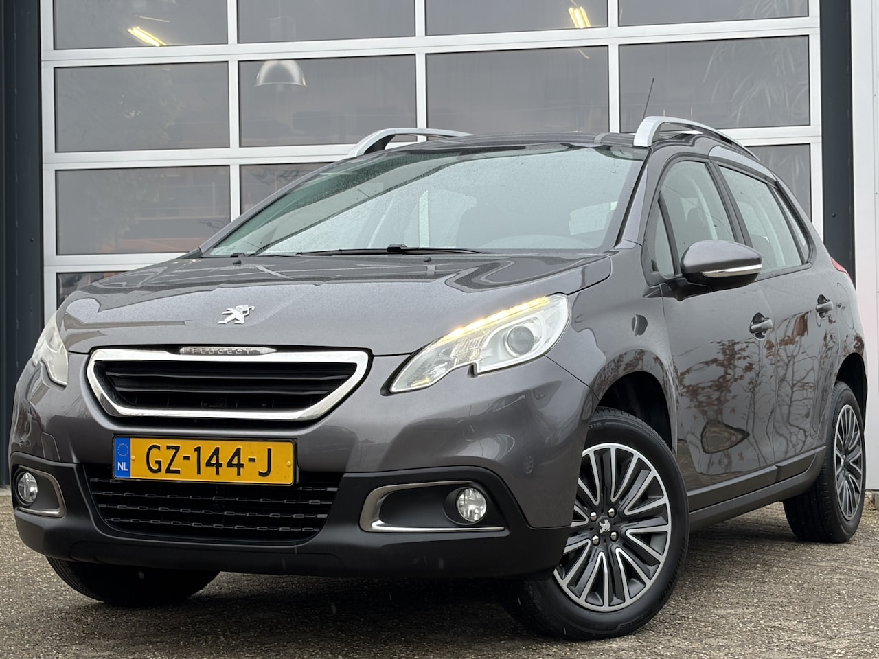 Peugeot 2008 - 1.2 VTi Active Pack Premium 82pk | Bluetooth | Cruise control | Electronic climate control - AutoWereld.nl
