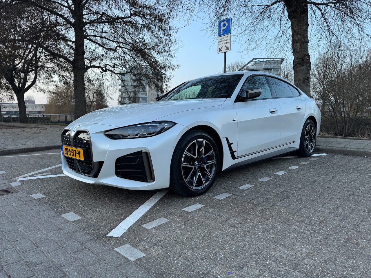 BMW i4 - M50 High Executive HUD| 360| Carplay| H&K - AutoWereld.nl