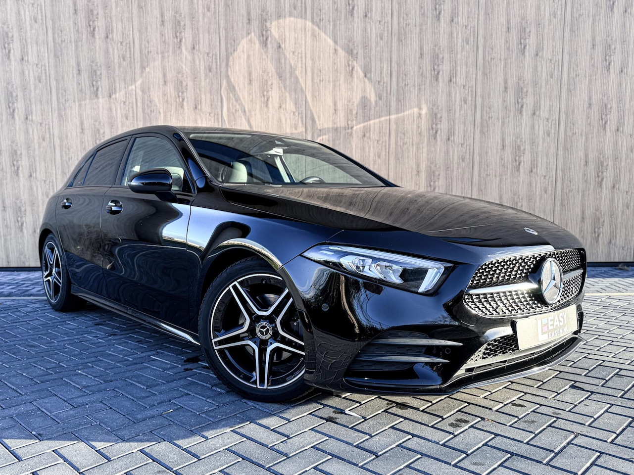 Mercedes-Benz A-klasse - A 180 AMG Line Sfeerverlichting / Widescreen - AutoWereld.nl