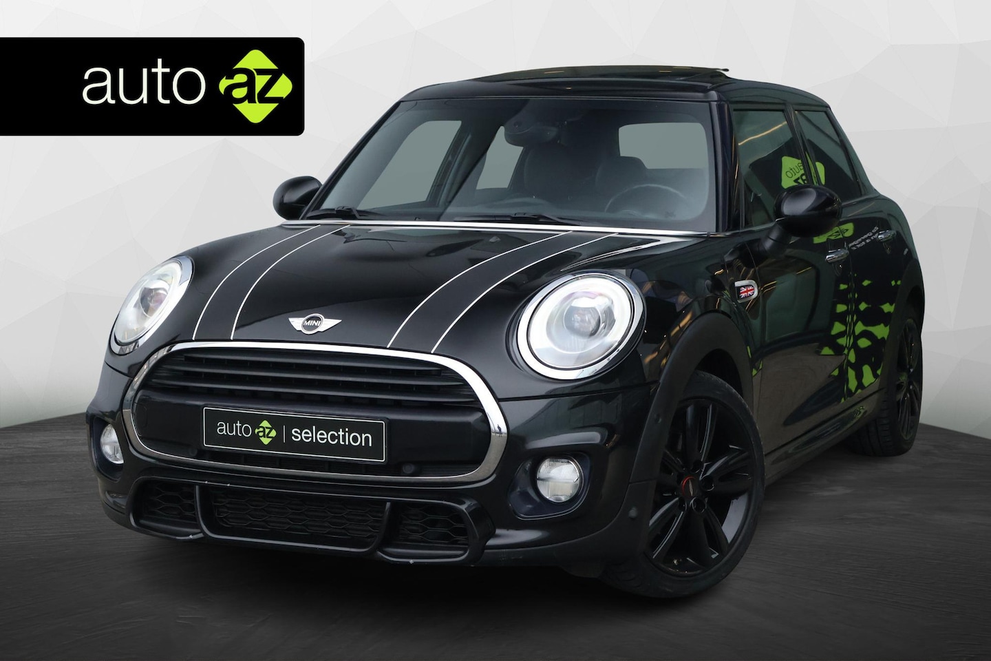 MINI Cooper - Mini 1.5 Chili Serious Business / Pano / JCW Pakket - AutoWereld.nl
