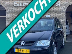 Volkswagen Touran - 1.6-16V FSI Business weinig kilometers