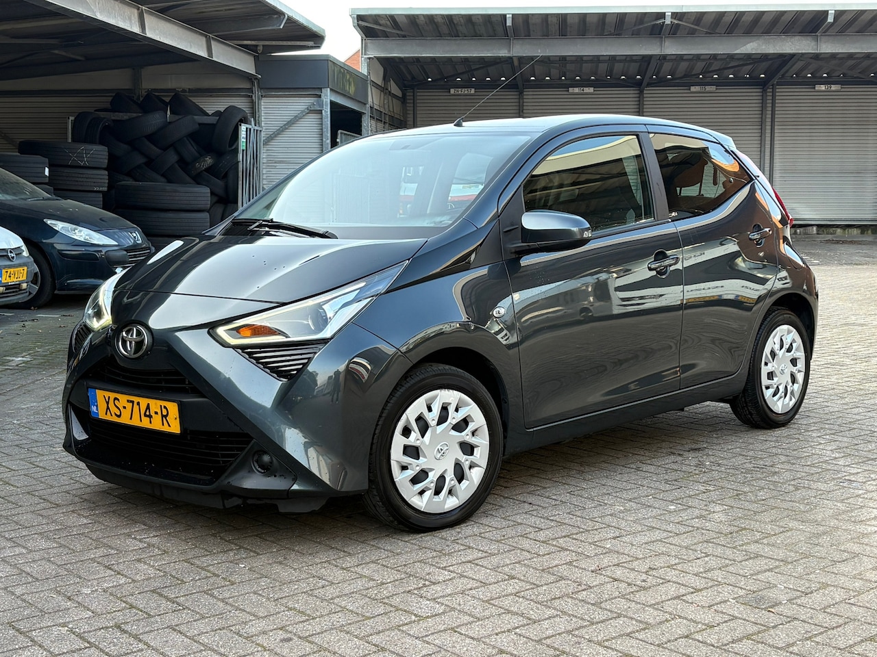 Toyota Aygo - 1.0 VVT-i x-play 1.0 VVT-i x-play - AutoWereld.nl