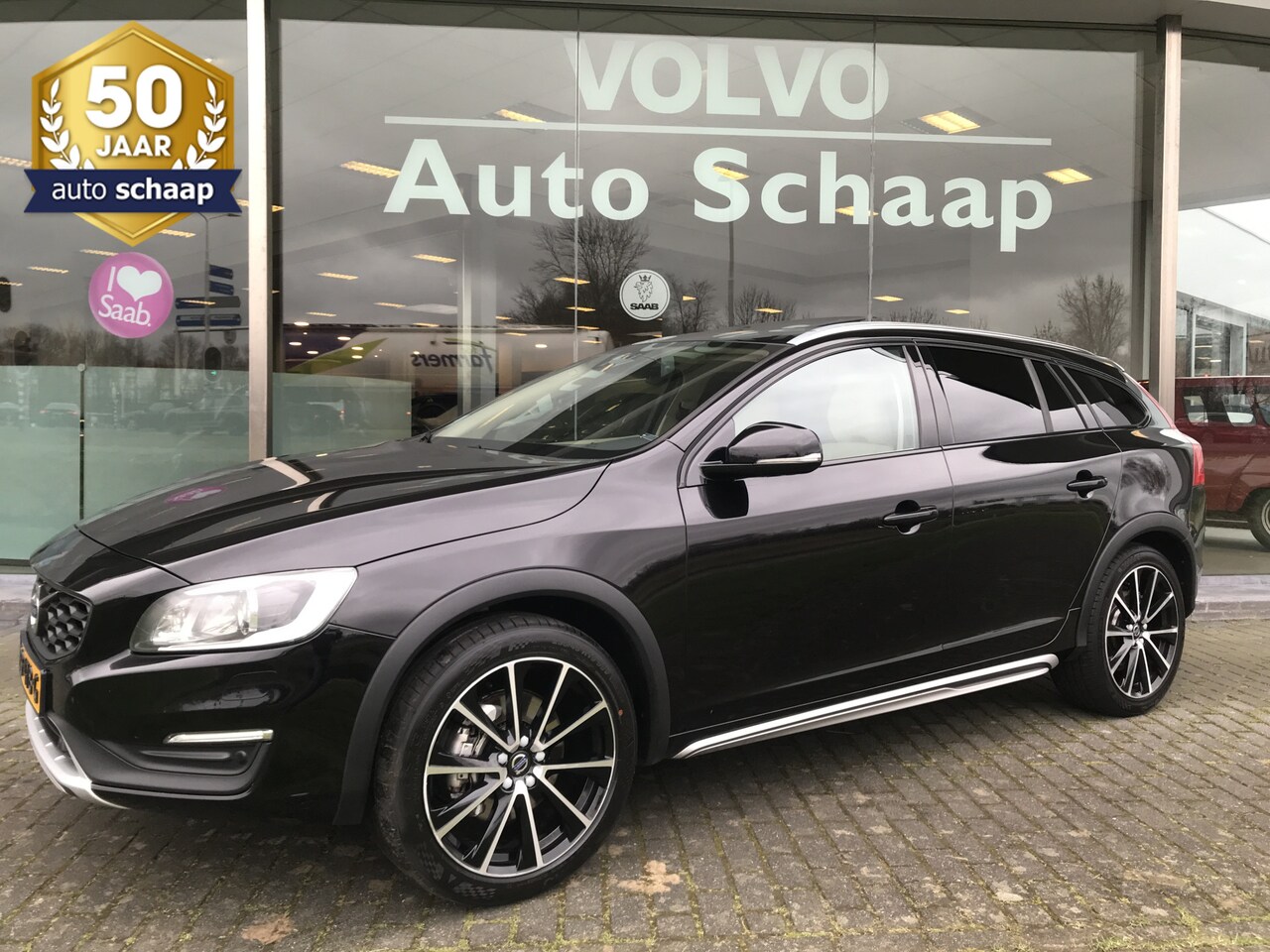 Volvo V60 Cross Country - 2.0 D4 Polar+ Luxury Automaat | Rijklaar incl garantie | Schuifdak Standkachel Trekhaak Do - AutoWereld.nl