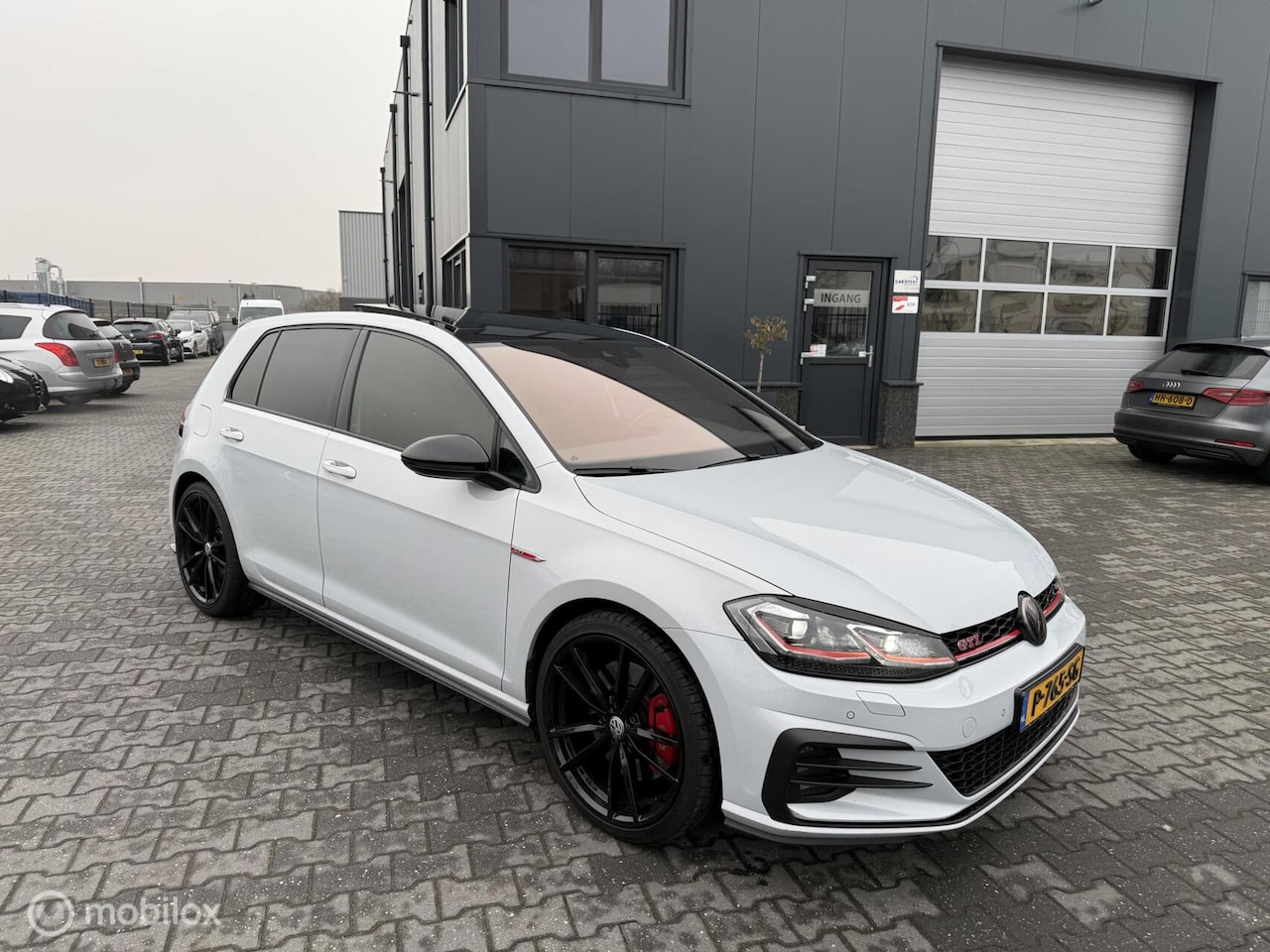 Volkswagen Golf - 2.0 TSI GTI Performance / DSG / Pano / ACC - AutoWereld.nl