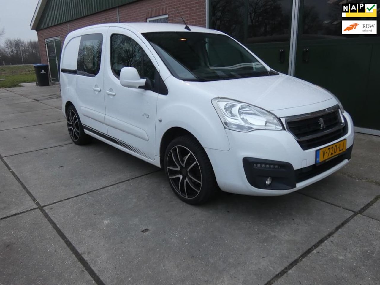 Peugeot Partner - 120 1.6 BlueHDi 100pk L1 *3-zits*navi/cam - AutoWereld.nl
