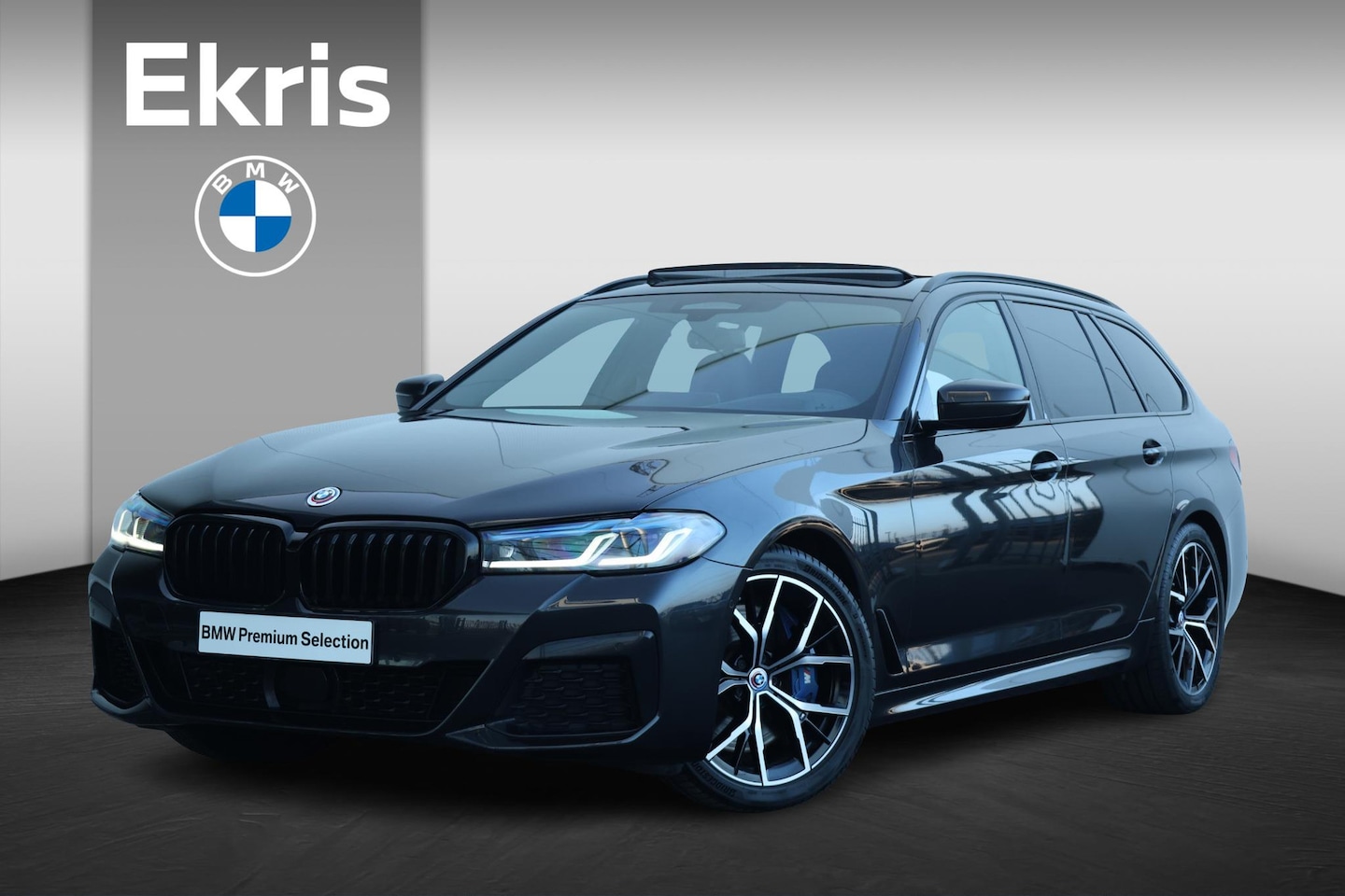 BMW 5-serie Touring - 540i xDrive M-Sportpakket / Harman Kardon / Panoramadak / Laserlicht / Head Up Display / C - AutoWereld.nl