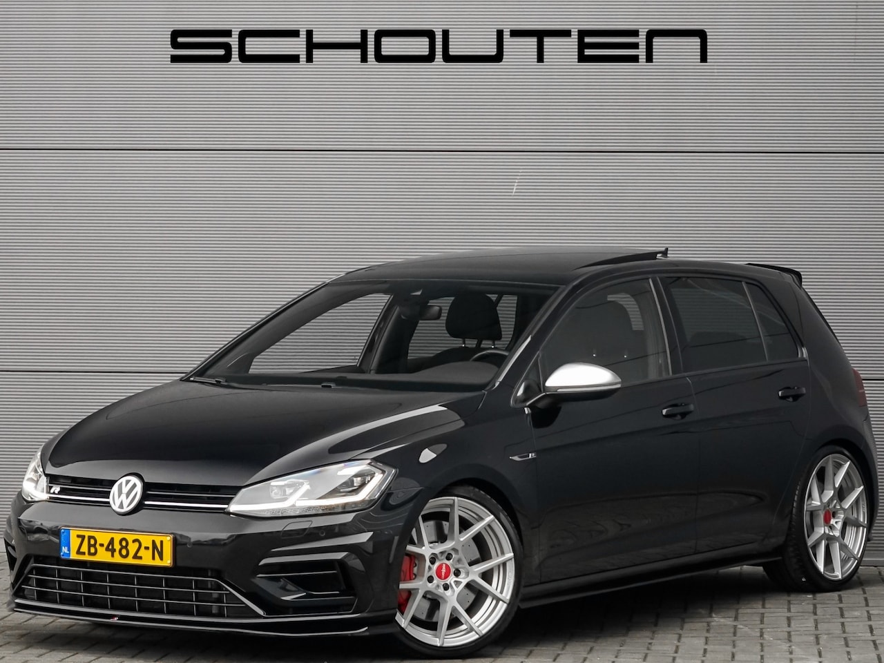 Volkswagen Golf - 2.0 TSI 4Motion R Maxton Pano Dynaudio CarPlay 19" - AutoWereld.nl
