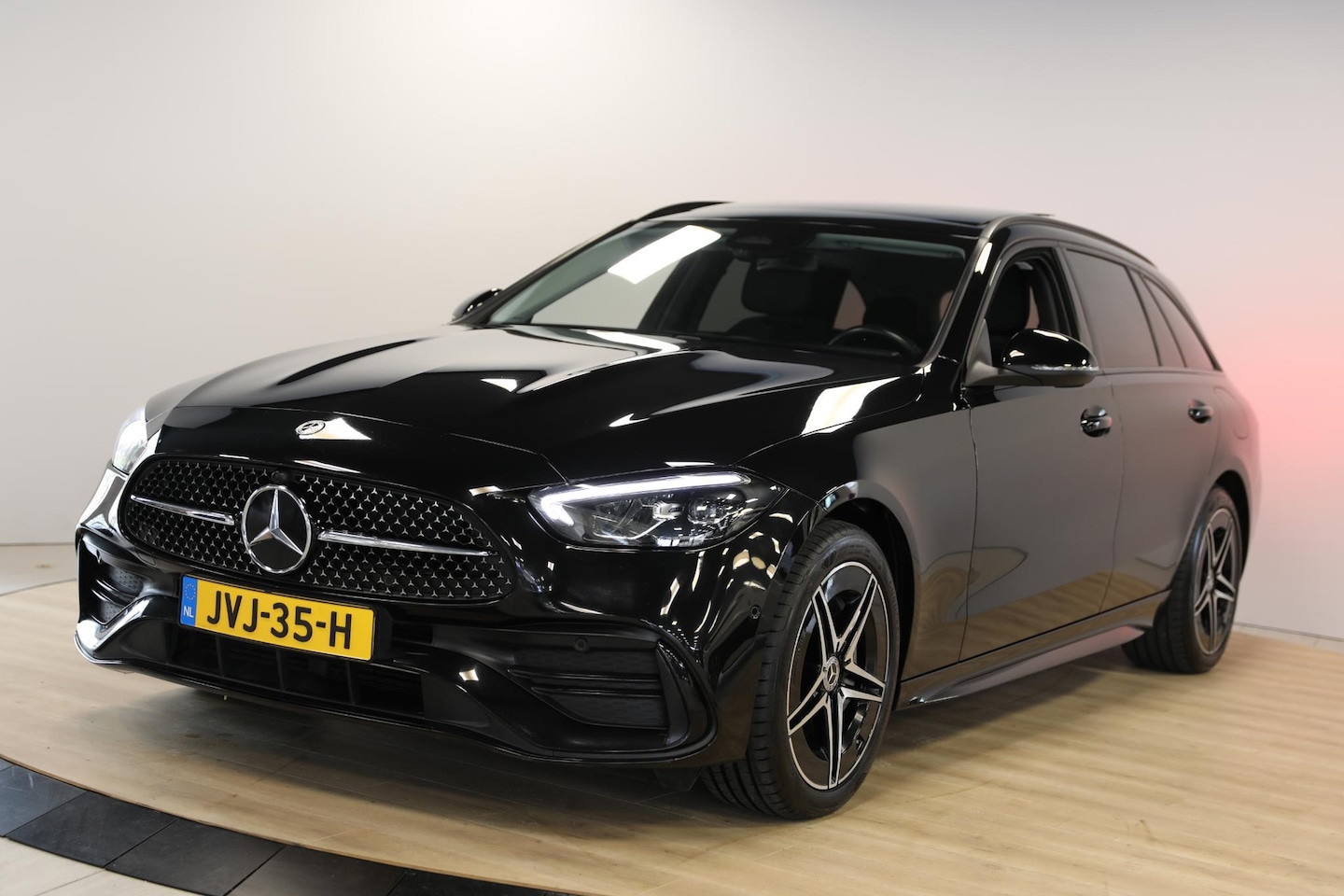 Mercedes-Benz C-klasse - 300 e AMG Line | Schuif- opendak | Cruise Adaptief | Sfeerverlichting - AutoWereld.nl