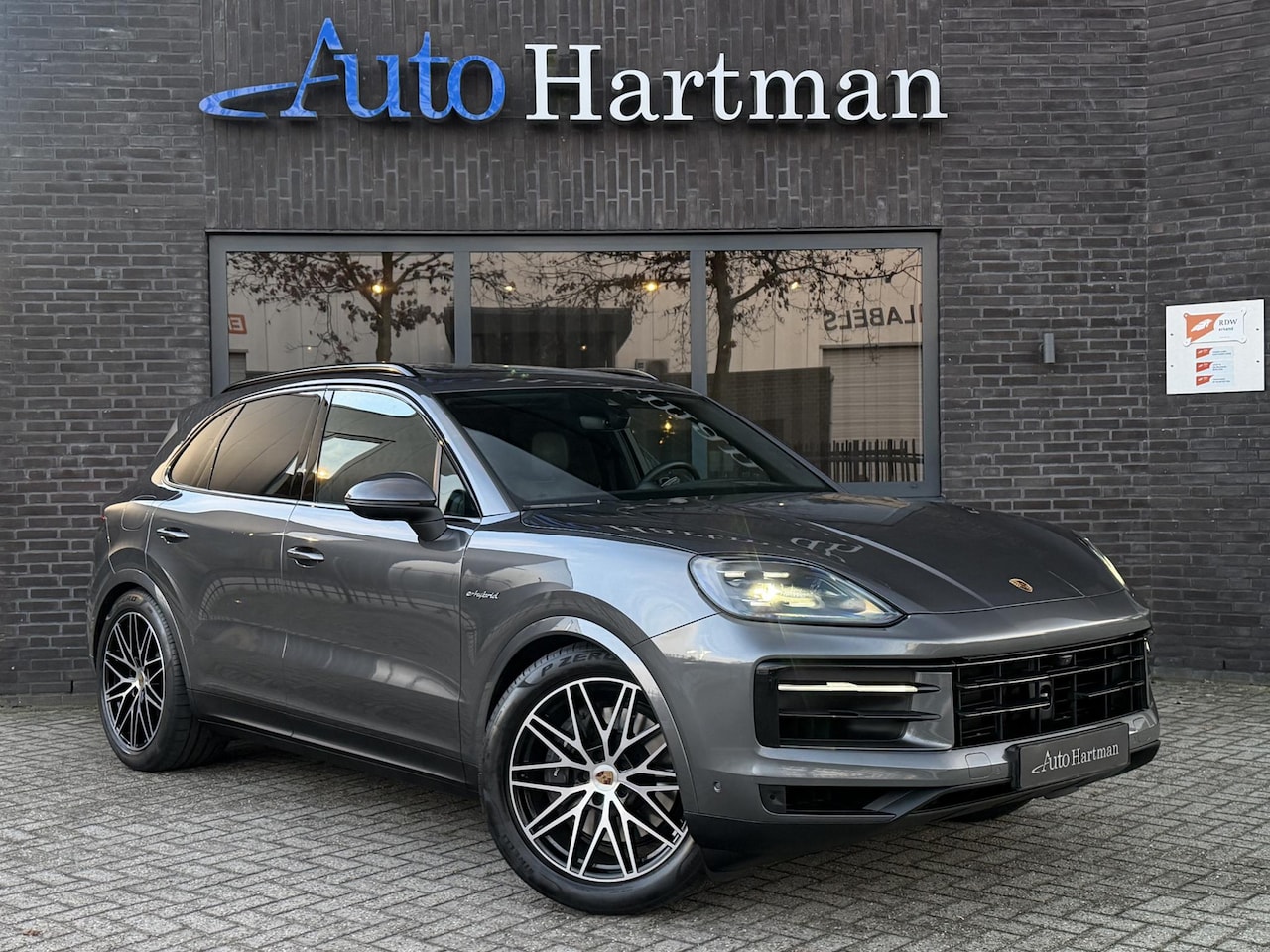 Porsche Cayenne - 3.0 E-Hybrid Sport-Chrono|PANO|BOSE|INNODRIVE|HUD|LUCHTVERING|COMFORTSTOELEN - AutoWereld.nl
