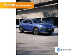 Volkswagen T-Roc - Life First Edition Inclusief €2000, - inruilvoordeel| 'App-Connect' draadloze smartphone i