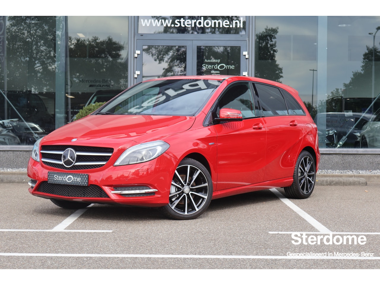 Mercedes-Benz B-klasse - 180 Ambition | Spiegelpakket | Nightpakket | Zitcomfortpakket | licht- en zichtpakket | Ac - AutoWereld.nl