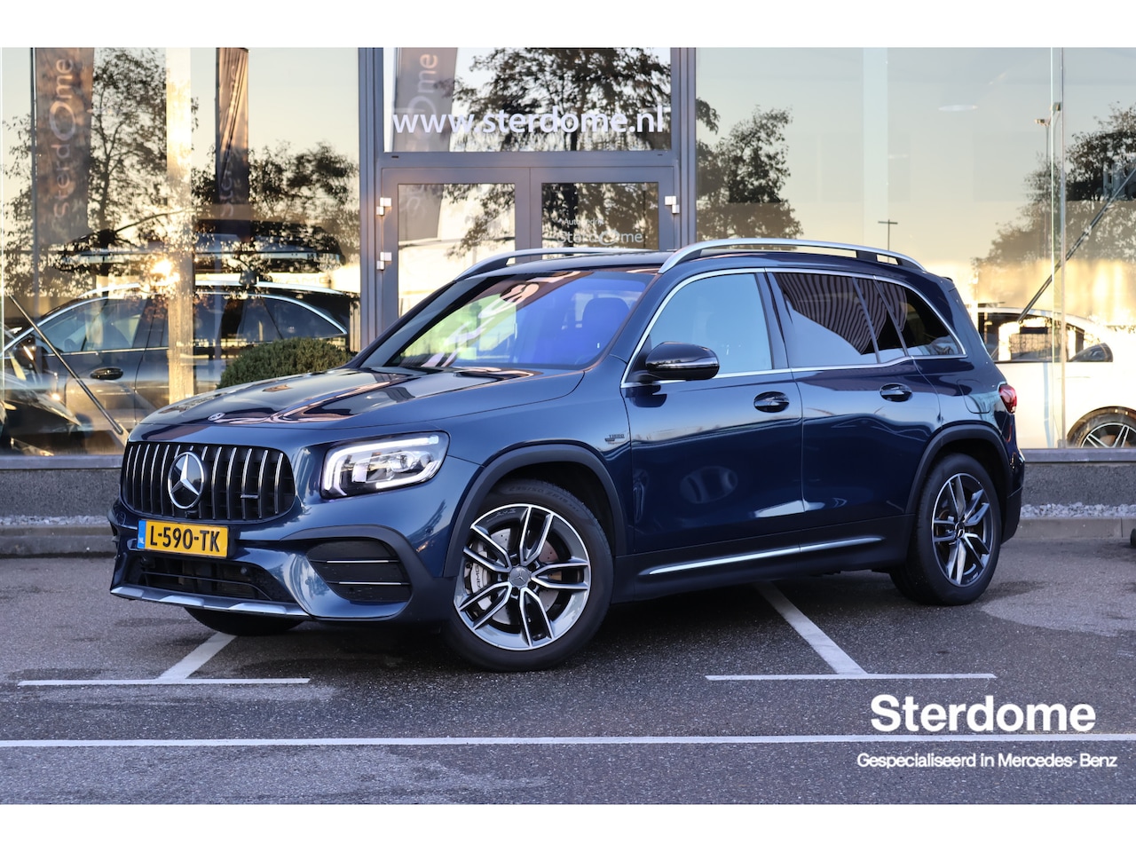 Mercedes-Benz GLB - AMG 35 4MATIC l 306 PK l MBUX l Camera l LED l Wegklapbare Trekhaak l PTS l Airconditionin - AutoWereld.nl