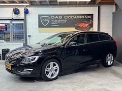 Volvo V60 - 2.4 D6 Twin Engine R-Design 4x4|CAMERA|DEALER|LEER