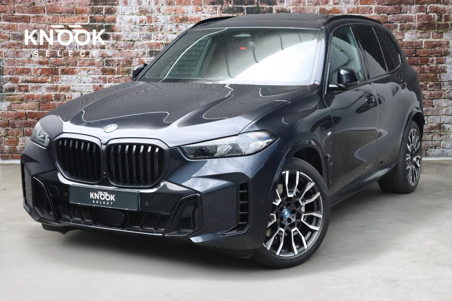 BMW X5 - xDrive50e High Executive M Sport Pakket Automaat / Live Cockpit Plus / Panoramadak / Trekh - AutoWereld.nl