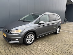 Volkswagen Touran - 1.6 TDI SCR Comfortline Business 7p Trekhaak, Stoelverwarming & Elektrische kofferklep