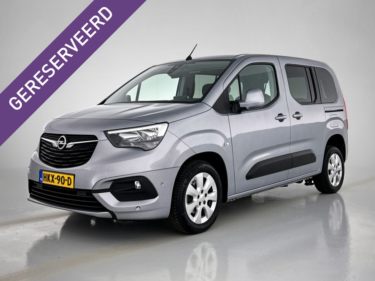Opel Combo Tour - 1.2 Turbo L1H1 Edition Direct leverbaar! Rolstoelauto - AutoWereld.nl