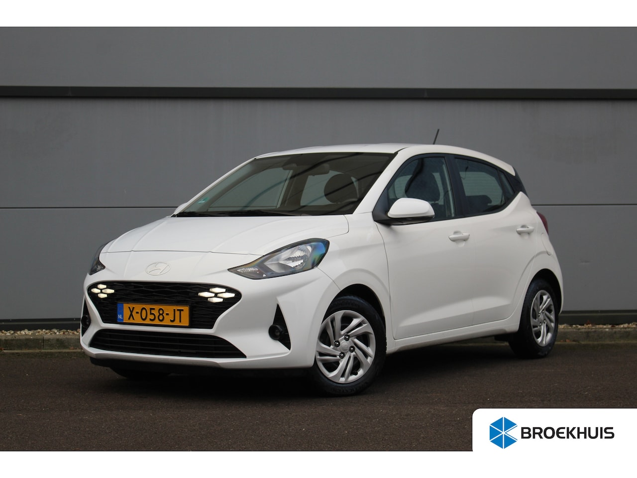 Hyundai i10 - 1.0 Comfort Smart | Camera | Navigatie | CarPlay | Cruise C. | Airco | DAB+ | Mistlampen | - AutoWereld.nl