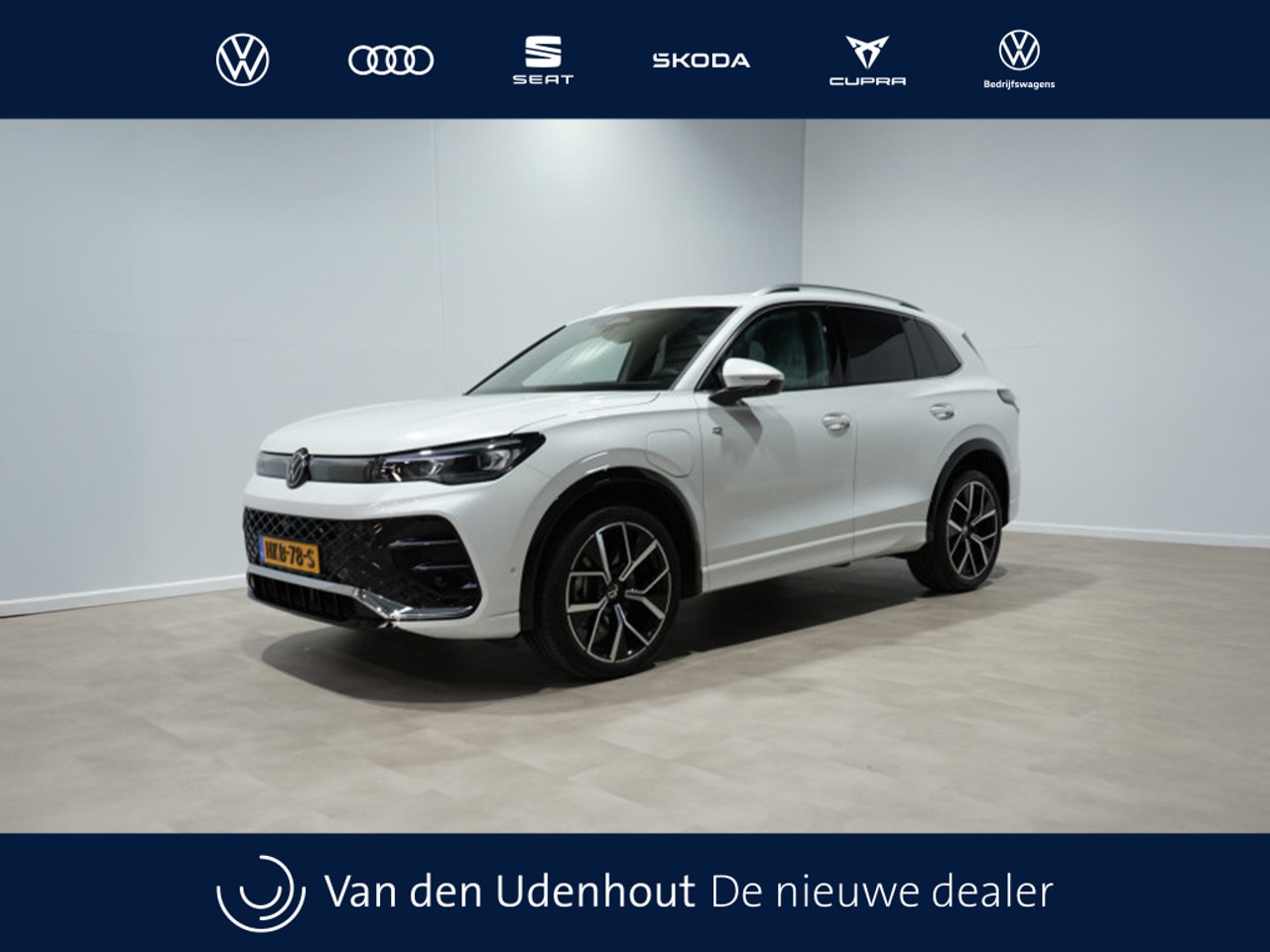 Volkswagen Tiguan - 1.5 eHybrid 204pk R-Line Edition Panorama Navigatie Stoel/Stuurverwarming 360 Camera Carpl - AutoWereld.nl