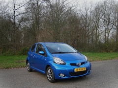 Toyota Aygo - 1.0-12V Dynamic Navigator . Airco . LMV . Navigatie . enz