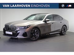 BMW i5 - eDrive40 High Executive M Sport / Panoramadak / M Sportonderstel / Comfort Access / Adapti