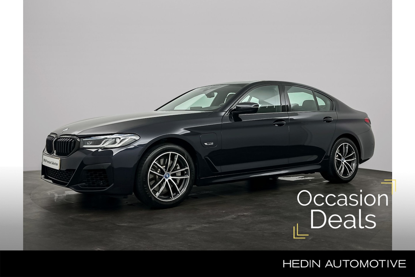 BMW 5-serie - sedan 530e Business Edition Plus | M Sportpakket | Stuurwielrand verwarmd | Elektrisch bed - AutoWereld.nl