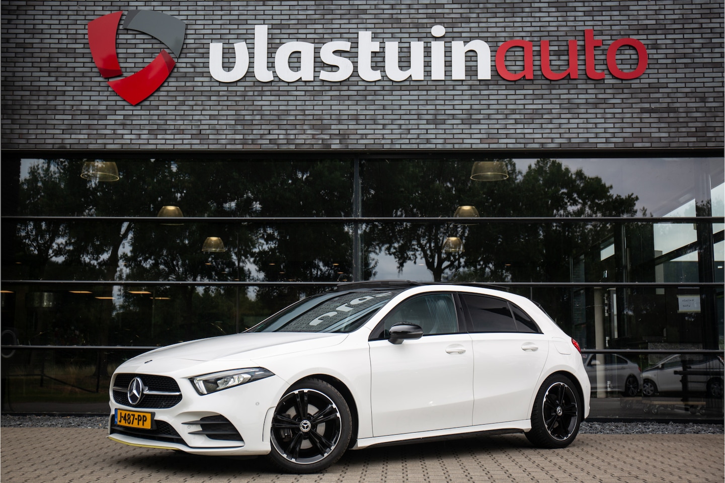 Mercedes-Benz A-klasse - 200 Business Solution 200 Business Solution, Edition 1 AMG Upgrade , Pano dak, Adap. cruise, Sfeerverlichting, - AutoWereld.nl