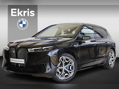 BMW iX - xDrive40 | Sportpakket | Panoramadak | Trekhaak elektr. | Luchtvering