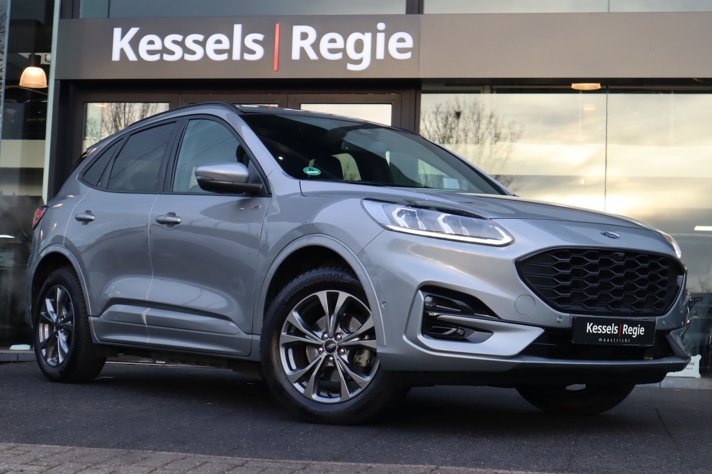 Ford Kuga - 2.5 PHEV ST-Line Pano HuD ACC Keyless Trekhaak 18” Camera Stuur/Stoelverwarming - AutoWereld.nl