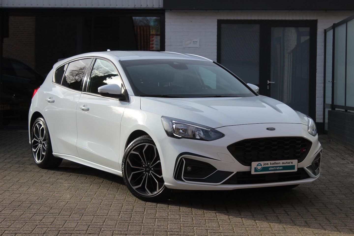 Ford Focus - 1.5 EcoBoost ST Line Business 182PK Unieke KM Stand! Liefhebber! 100% Dealer onderhouden - AutoWereld.nl