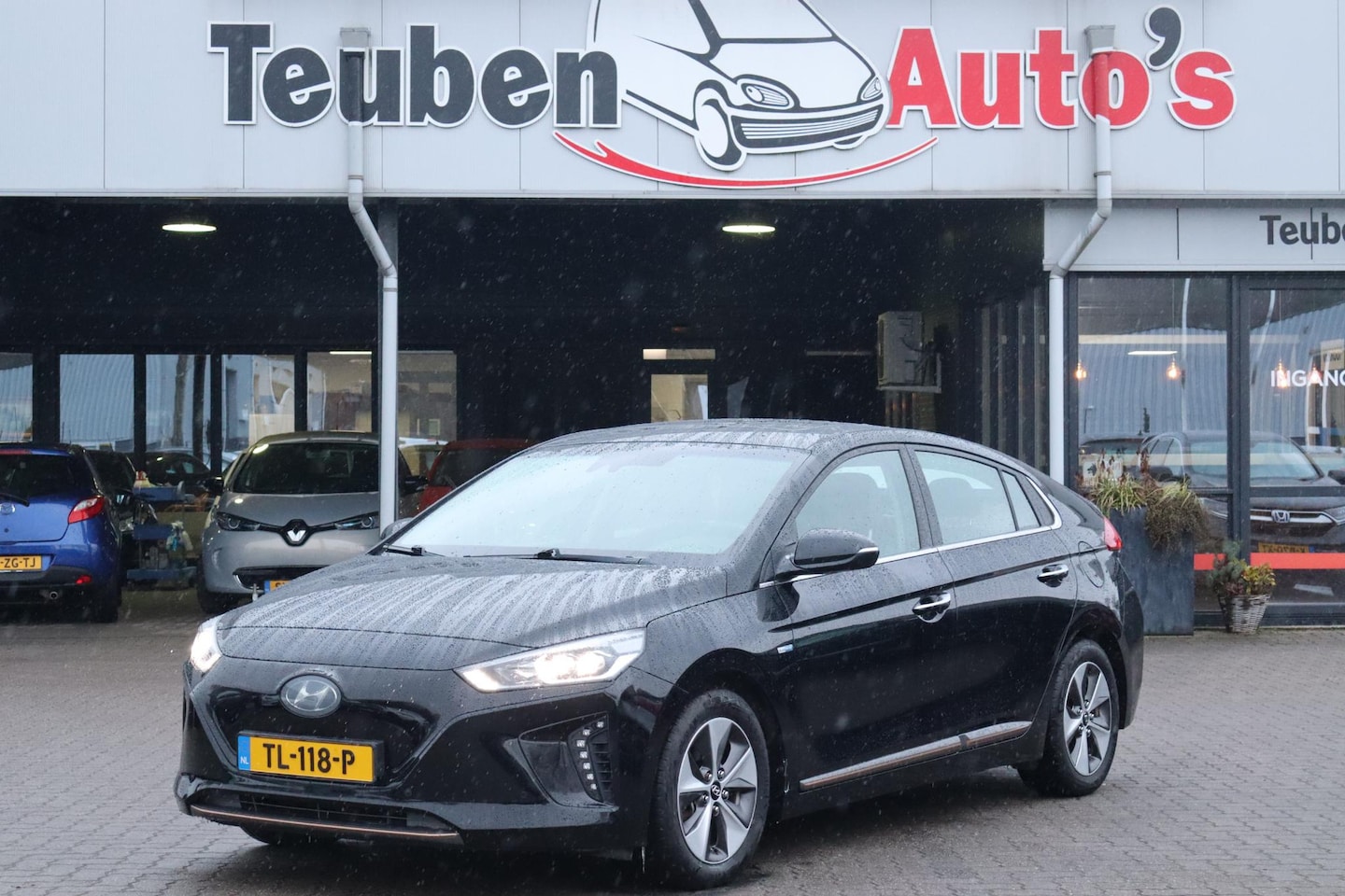 Hyundai IONIQ - Premium EV 90% SOH, Navigatie, Camera, Cruise control, Climate control, Stoel- en stuurver - AutoWereld.nl