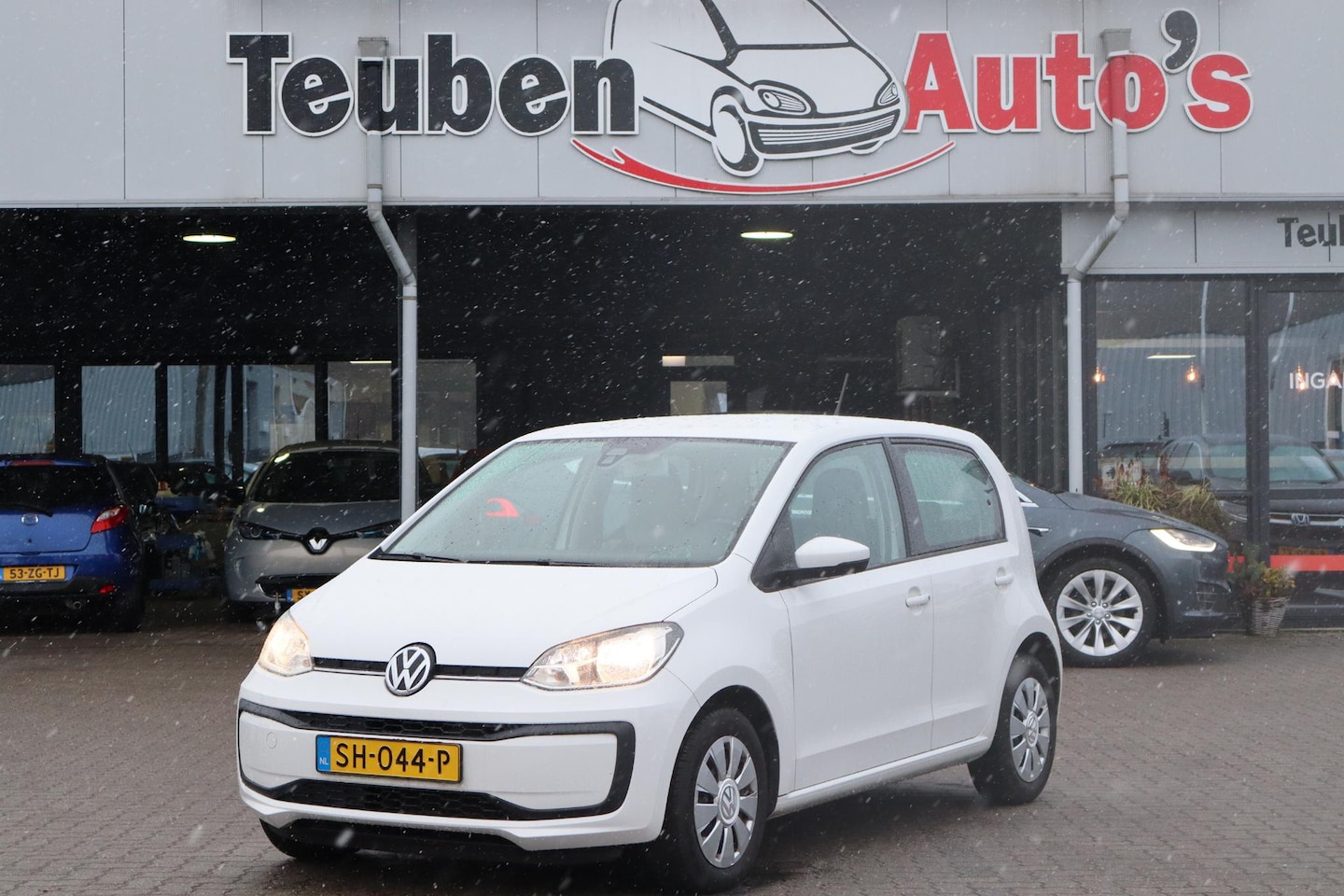 Volkswagen Up! - 1.0 BMT move up! Automaat, Camera, Elektrische ramen, Cruise control, Airco - AutoWereld.nl