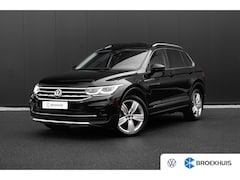 Volkswagen Tiguan - 1.5 TSI Elegance Panorama Dak | Keyless | Adaptive Cruise | Trekhaak |