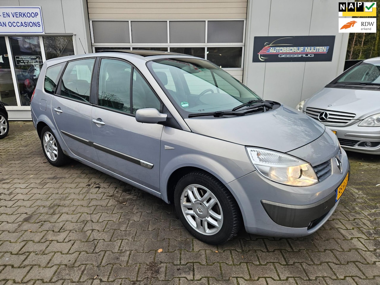 Renault Grand Scénic - 2.0-16V Privilège Luxe 2.0-16V Privilège Luxe 7 PERS - AutoWereld.nl