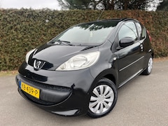 Peugeot 107 - 1.0-12V XR ZWART AIRCO TOERENTELLER APK KOOPJE