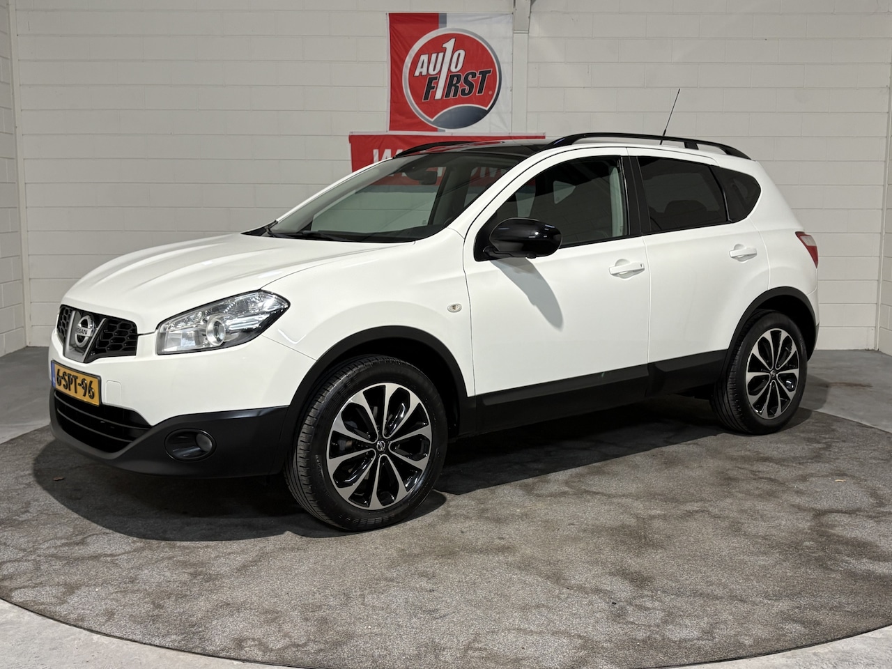 Nissan Qashqai - 1.6 360 1.6 360, NL auto, Volledig dealer onderhouden, 1e eigenaar, Clima, Cruise, Navi, Trekhaak, - AutoWereld.nl