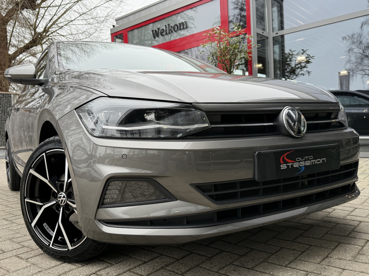 Volkswagen Polo - 1.0 TSI *!* NAVI/ RADAR/ CARPLAY/ 17 INCH/ LED *!* - AutoWereld.nl