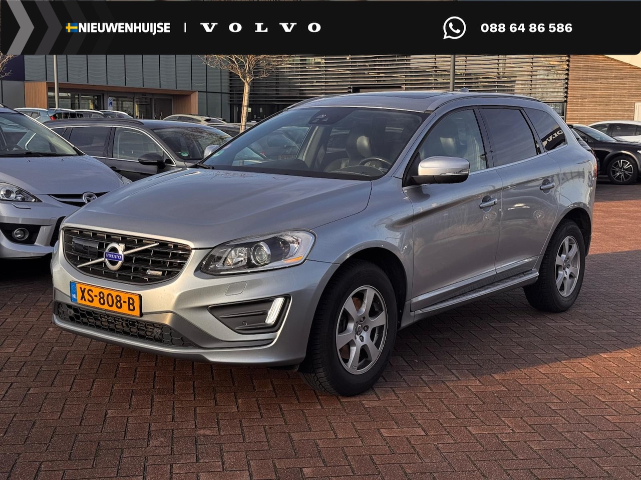 Volvo XC60 - 2.0 T5 FWD R-Design | Adaptieve Cruise Control | Schuif-/kantel Panoramadak | Sportstoelen - AutoWereld.nl