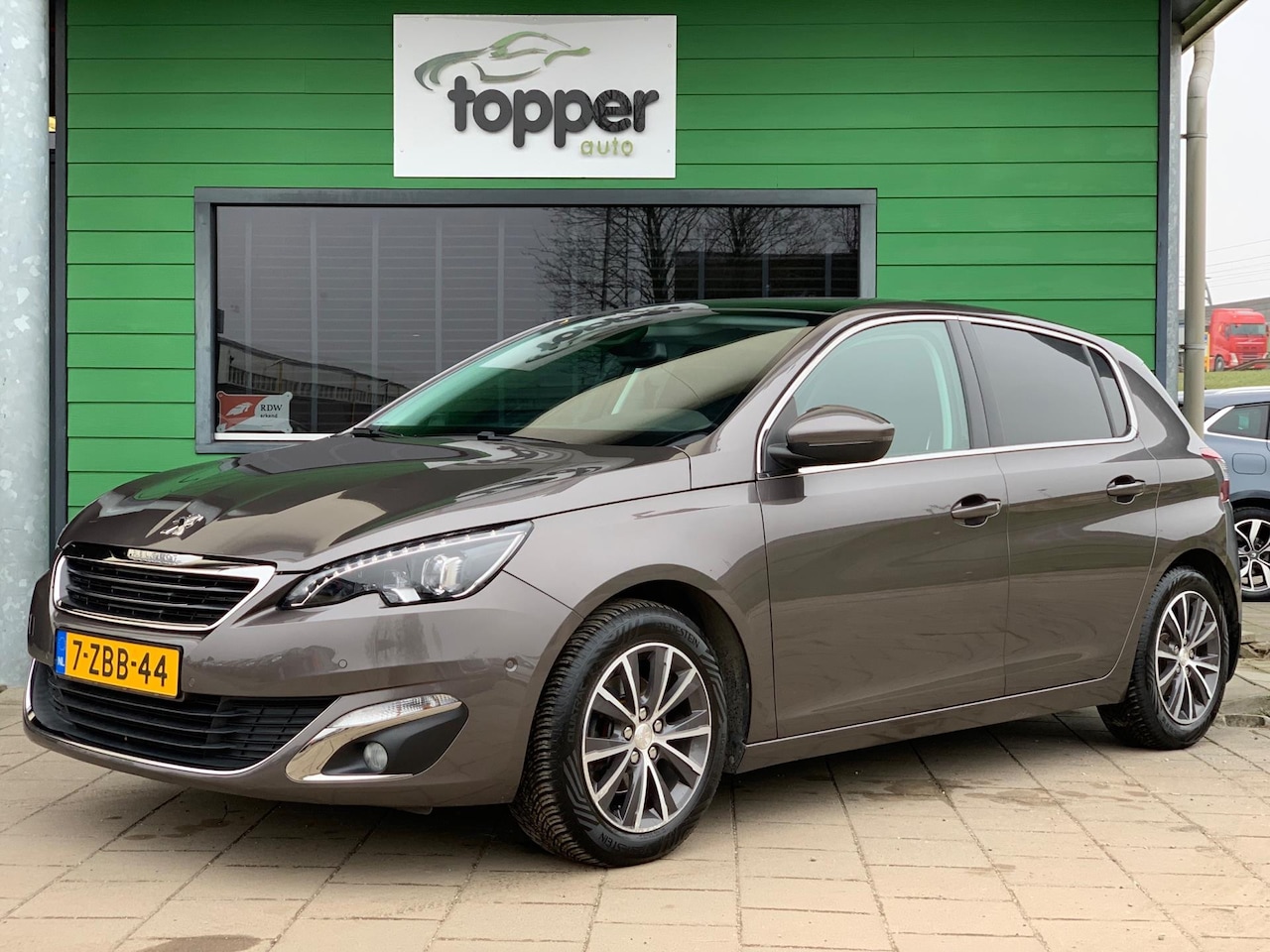 Peugeot 308 - 1.2 PureTech Allure | Camera | Navi | LED | Cruise Control | Airco | - AutoWereld.nl