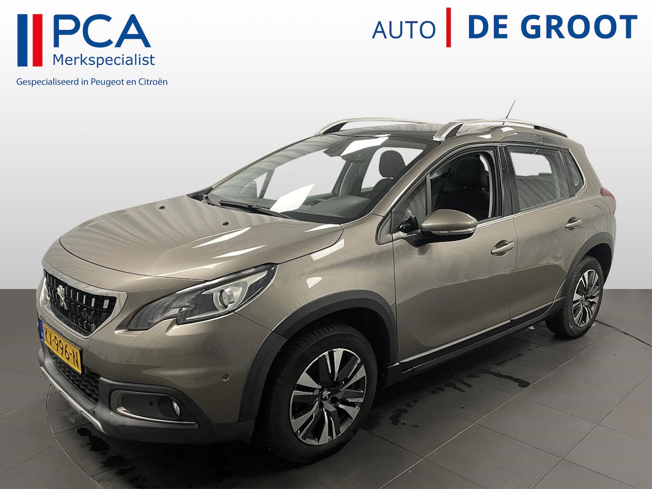 Peugeot 2008 - ALLURE Automaat 110pk Navi+Carplay | Panodak - AutoWereld.nl