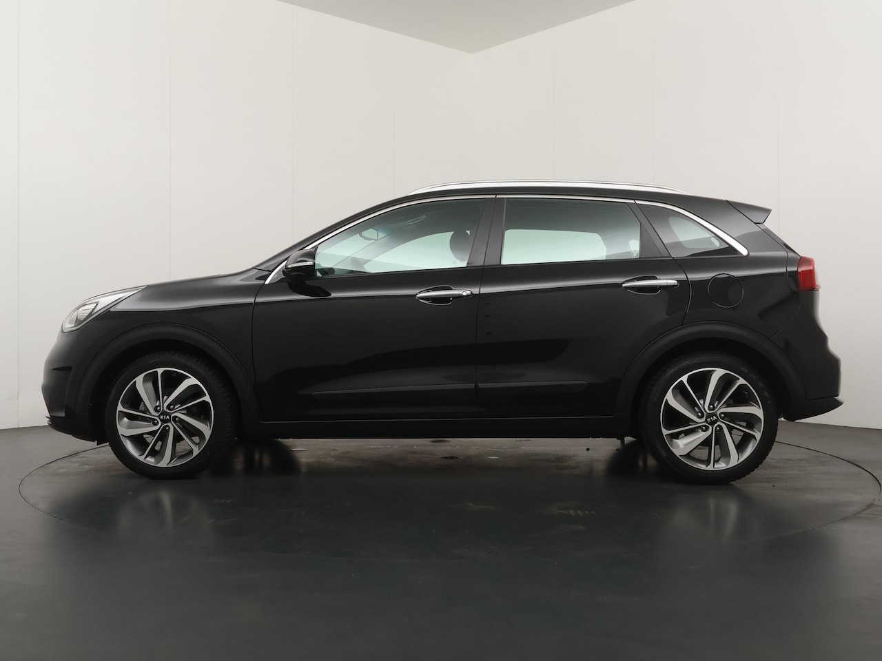 Kia Niro - 1.6 GDi Hybrid First Edition - Navigatie - Climate Control - Apple Carplay/Android Auto - AutoWereld.nl