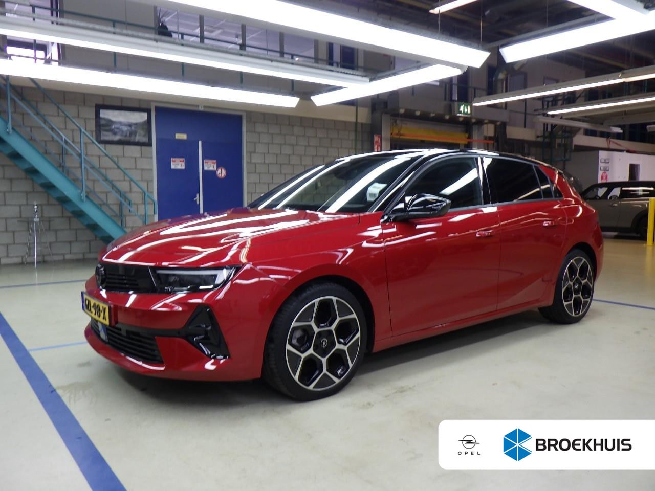 Opel Astra - 1.2 Turbo Hybrid Ultimate AUTOMAAT / Navigatie / 360 Camera / Stuur -en Stoelverwarmd / Pa - AutoWereld.nl