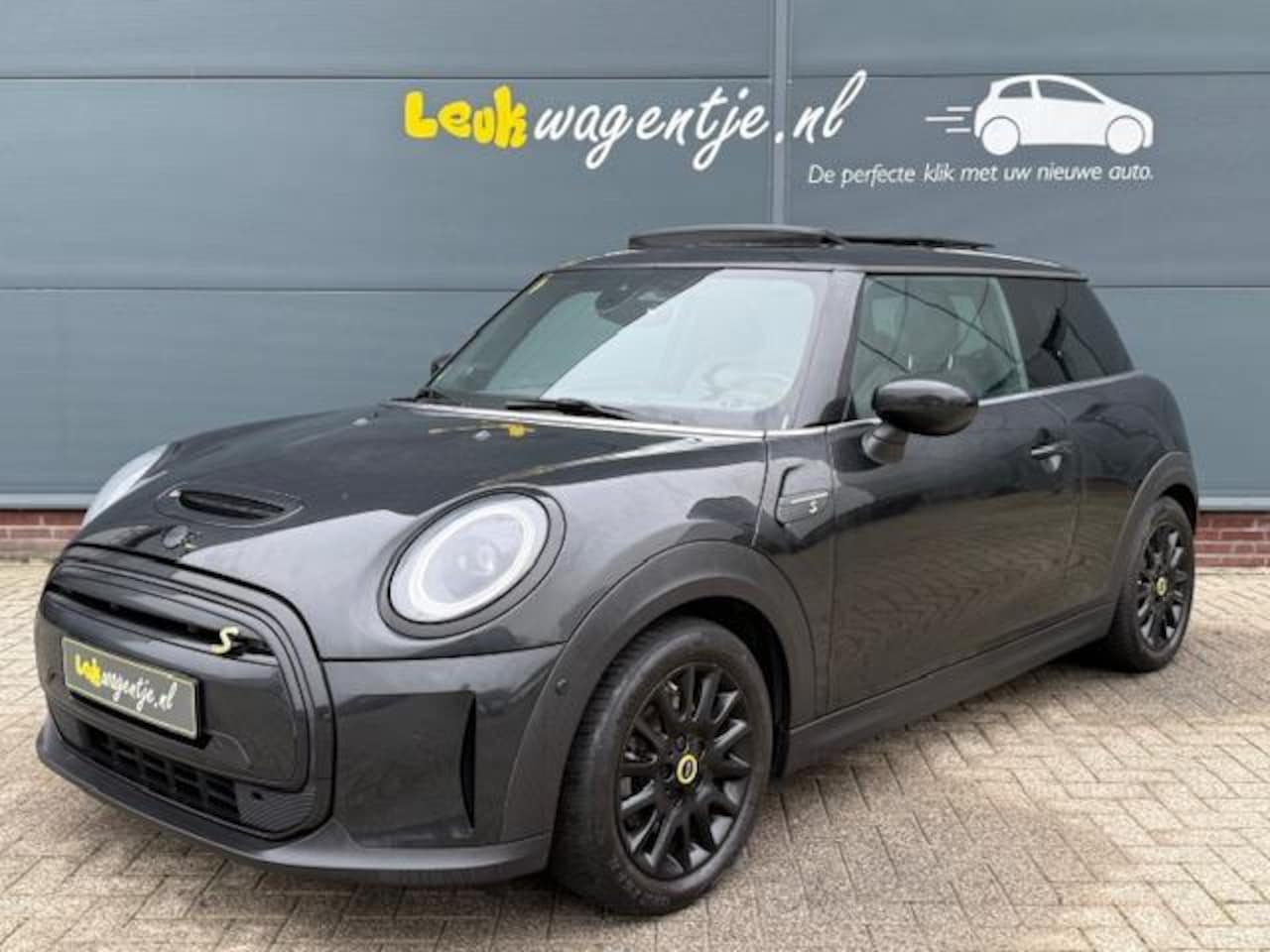 MINI Mini-Electric - Classic 33 kWh *schuifdak *camera *headup - AutoWereld.nl