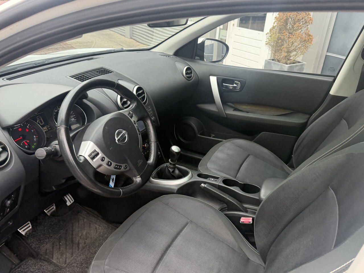 Nissan Qashqai+2 - 2.0 Connect Edition Camera,Trekhaak,18Inch,Cruise,Clima Goed onderhouden !! - AutoWereld.nl
