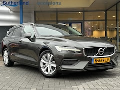 Volvo V60 - 2.0 B4 Momentum Business 197pk | Wegklapbare Trekhaak | Leder | Adaptive Cruise | Stoel- &